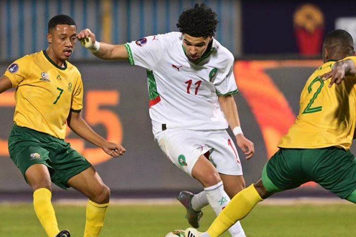 المغرب يخسر لقب "الكان" أمام نظيره الجنوب الإفريقي المغرب يخسر لقب "الكان" أمام نظيره الجنوب الإفريقي