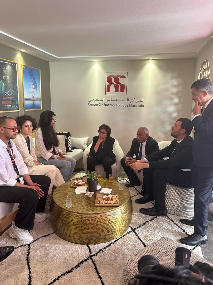 وزيرة ثقافة فرنسا تزور جناح المغرب في مهرجان "كان" السينمائي وزيرة ثقافة فرنسا تزور جناح المغرب في مهرجان "كان" السينمائي