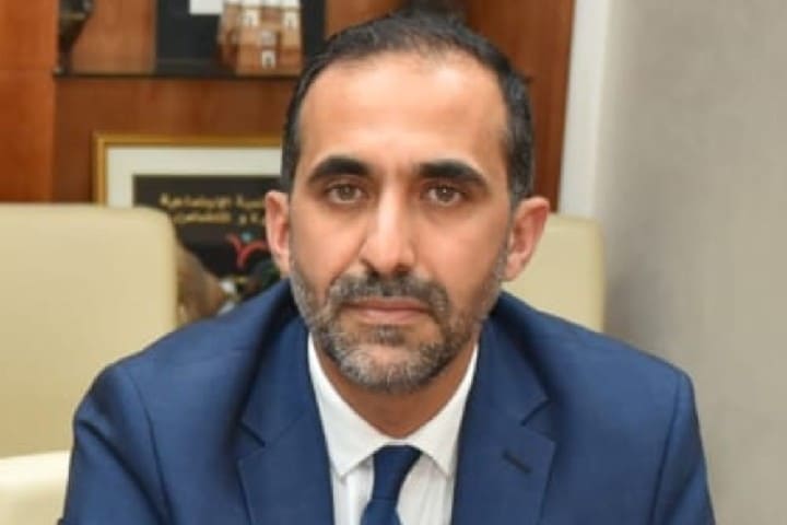 الوطن يُنهب في وضح النهار... لكننا مشغولون بالسياسة الخارجية الوطن يُنهب في وضح النهار... لكننا مشغولون بالسياسة الخارجية