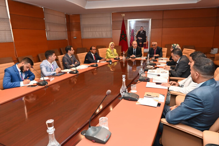 تفاصيل اللقاء التواصلي لنقابة المكتب الوطني للمطارات مع فريق الاتحاد العام للشغالين بمجلس المستشارين تفاصيل اللقاء التواصلي لنقابة المكتب الوطني للمطارات مع فريق الاتحاد العام للشغالين بمجلس المستشارين