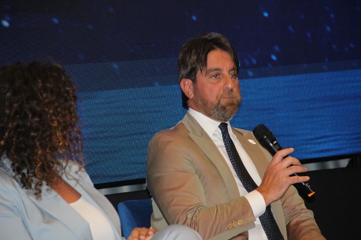 طنجة تحتضن إطلاق أولى سفن "جي إن في" الجديدة استعدادا لعملية مرحبا 2025 طنجة تحتضن إطلاق أولى سفن "جي إن في" الجديدة استعدادا لعملية مرحبا 2025