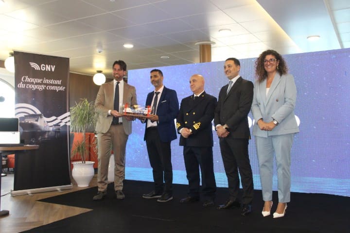 طنجة تحتضن إطلاق أولى سفن "جي إن في" الجديدة استعدادا لعملية مرحبا 2025 طنجة تحتضن إطلاق أولى سفن "جي إن في" الجديدة استعدادا لعملية مرحبا 2025