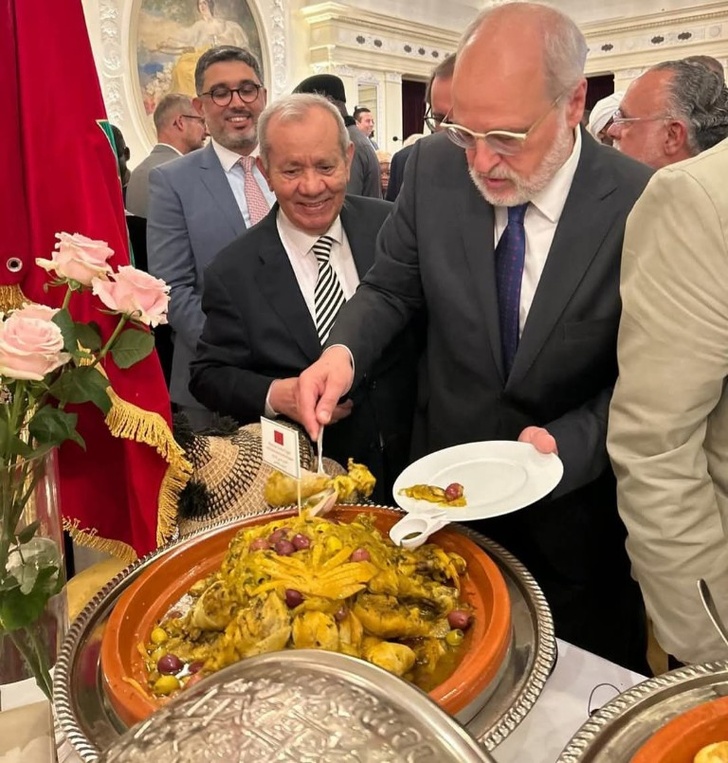حصري من قلب بيرن.. السفارة المغربية تنقل نبض المملكة في يوم إفريقيا وتبرز حضور المغرب كفاعل قاري وديبلوماسي حصري من قلب بيرن.. السفارة المغربية تنقل نبض المملكة في يوم إفريقيا وتبرز حضور المغرب كفاعل قاري وديبلوماسي