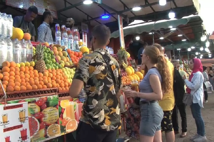انحراف سلوك المغاربة في الفضاء العام يدق ناقوس الخطر ويهدد السياحة بالمملكة انحراف سلوك المغاربة في الفضاء العام يدق ناقوس الخطر ويهدد السياحة بالمملكة