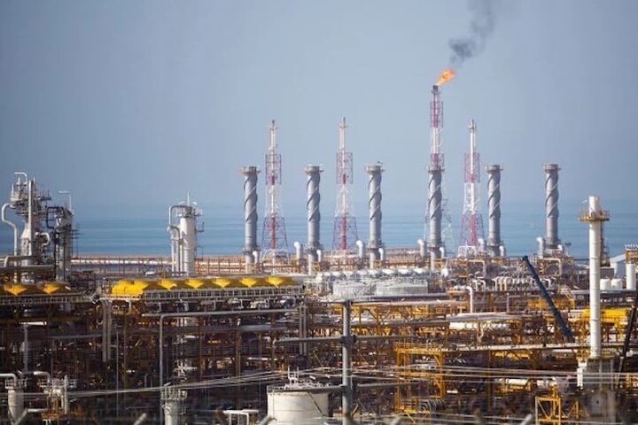 نقابيو شركة «سامير» يصعدون من جديد نقابيو شركة «سامير» يصعدون من جديد 