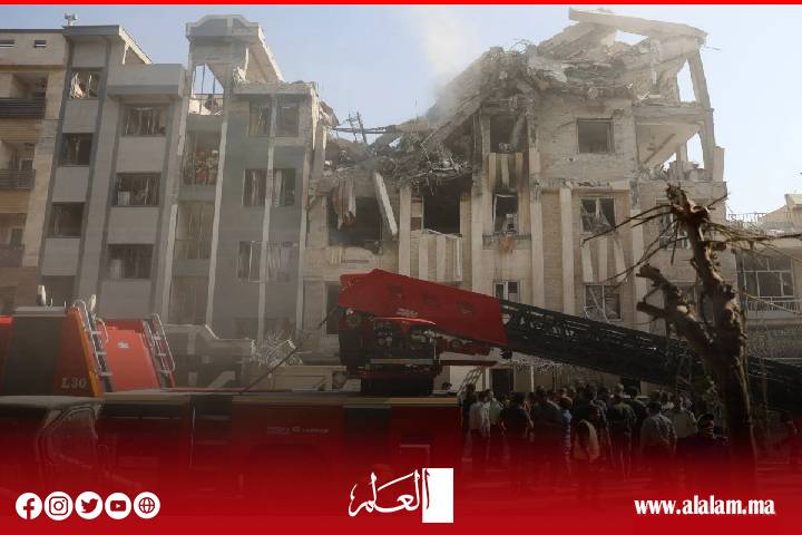 بعد عملية "الأسد الصاعد".. خامنئي يتوعّد إسرائيل بالعبرية: "مصيركم مرير ويدنا لن ترحم" بعد عملية "الأسد الصاعد".. خامنئي يتوعّد إسرائيل بالعبرية: "مصيركم مرير ويدنا لن ترحم"