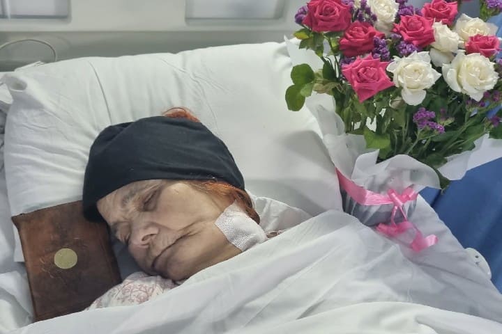 La mort de la mère du journaliste et des médias est une liste de Badashi La mort de la mère du journaliste et des médias est une liste de Badashi