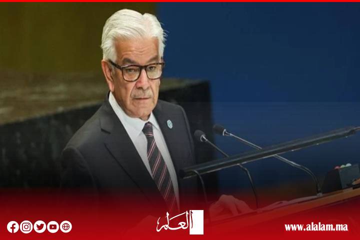 وزير دفاع باكستان: ندعم إيران وإسرائيل "دولة مارقة" وقدراتها النووية تشكل تهديدا للسلام العالمي وزير دفاع باكستان: ندعم إيران وإسرائيل "دولة مارقة" وقدراتها النووية تشكل تهديدا للسلام العالمي