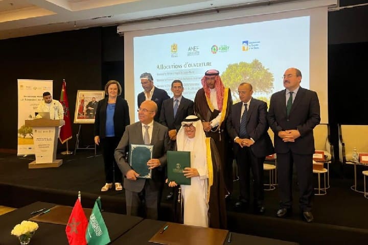 توقيع اتفاقية شراكة بين المغرب والسعودية في مجال الغابات توقيع اتفاقية شراكة بين المغرب والسعودية في مجال الغابات