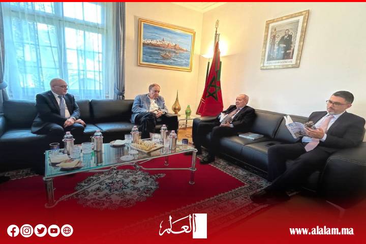 Exclusif de l'ambassade de Berne. Le Sahara marocain: terre de lumière et futur. ”Un nouveau livre qui révèle des transformations de développement Exclusif de l'ambassade de Berne. Le Sahara marocain: terre de lumière et futur. ”Un nouveau livre qui révèle des transformations de développement