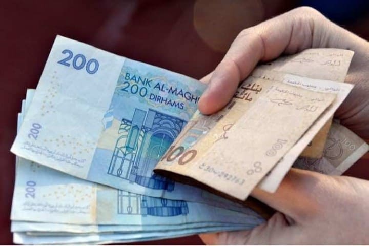 شرطة وجدة توقف مروج أوراق مالية مزورة وتكشف عن ارتباطه بشبكة إجرامية شرطة وجدة توقف مروج أوراق مالية مزورة وتكشف عن ارتباطه بشبكة إجرامية