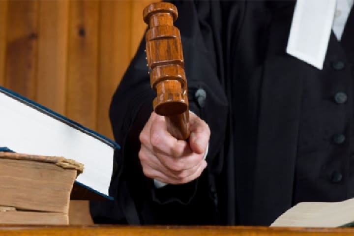 استئناف محاكمة رئيس جماعة رحالة بإيمنتانوت بتهم القذف والاختلاس وإهانة هيئات عمومية استئناف محاكمة رئيس جماعة رحالة بإيمنتانوت بتهم القذف والاختلاس وإهانة هيئات عمومية
