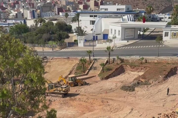 أشغال متواصلة لفتح مسلك طرقي جديد يربط موروبيخو بحديقة المونيكار بالحسيمة أشغال متواصلة لفتح مسلك طرقي جديد يربط موروبيخو بحديقة المونيكار بالحسيمة