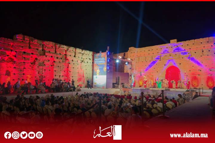 الزيّ والرقص والإيقاع.. مهرجان مراكش للفنون الشعبية يروي حكاية الانتماء الزيّ والرقص والإيقاع.. مهرجان مراكش للفنون الشعبية يروي حكاية الانتماء