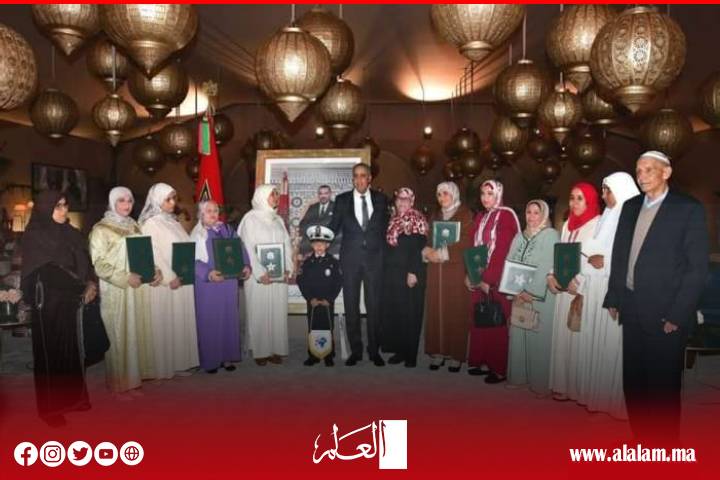 بتوجيهات من "حموشي".. صرف منحة استثنائية لفائدة أرامل ومتقاعدي الأمن الوطني بتوجيهات من "حموشي".. صرف منحة استثنائية لفائدة أرامل ومتقاعدي الأمن الوطني