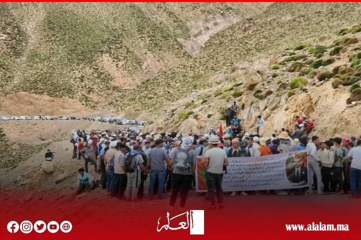 عامل أزيلال يستقبل مسيرة آيت بوكماز وهذا ماوعد به الساكنة.. عامل أزيلال يستقبل مسيرة آيت بوكماز وهذا ماوعد به الساكنة..