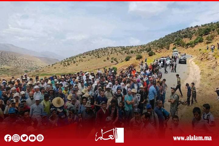 عامل أزيلال يستقبل مسيرة آيت بوكماز وهذا ماوعد به الساكنة.. عامل أزيلال يستقبل مسيرة آيت بوكماز وهذا ماوعد به الساكنة..