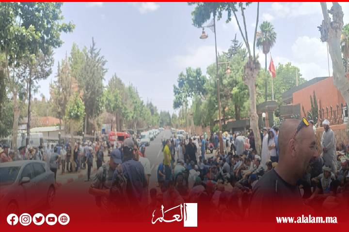 عامل أزيلال يستقبل مسيرة آيت بوكماز وهذا ماوعد به الساكنة.. عامل أزيلال يستقبل مسيرة آيت بوكماز وهذا ماوعد به الساكنة..