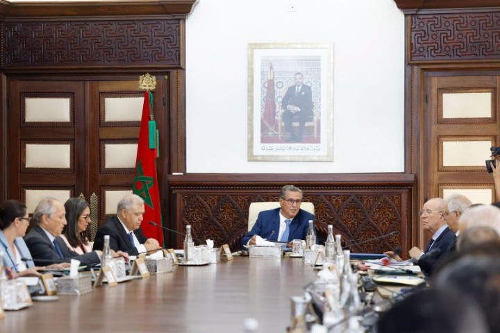 "أخنوش" يترأس اجتماع اللجنة البين وزارية المكلفة ببرنامج إعادة البناء والتأهيل العام للمناطق المتضررة من زلزال الحوز "أخنوش" يترأس اجتماع اللجنة البين وزارية المكلفة ببرنامج إعادة البناء والتأهيل العام للمناطق المتضررة من زلزال الحوز