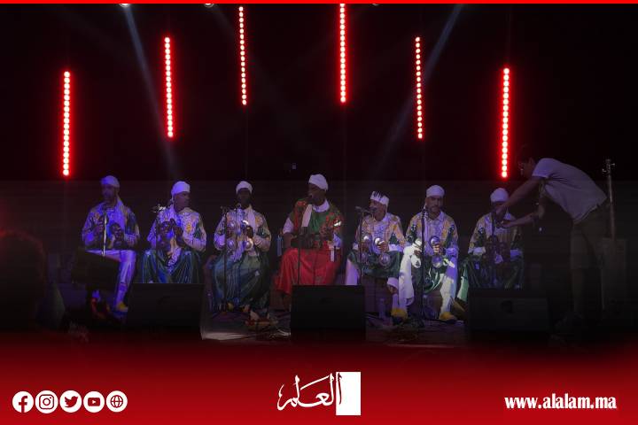 جمعية "كوناكتيف" بالدار البيضاء تحيي أمسية "رجال الصحراء" بحضور 300 شخص جمعية "كوناكتيف" بالدار البيضاء تحيي أمسية "رجال الصحراء" بحضور 300 شخص