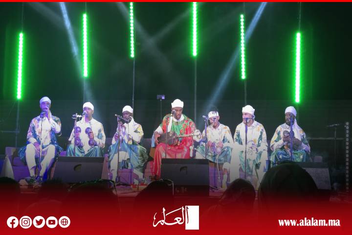جمعية "كوناكتيف" بالدار البيضاء تحيي أمسية "رجال الصحراء" بحضور 300 شخص جمعية "كوناكتيف" بالدار البيضاء تحيي أمسية "رجال الصحراء" بحضور 300 شخص