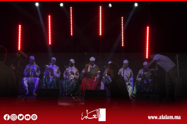 جمعية "كوناكتيف" بالدار البيضاء تحيي أمسية "رجال الصحراء" بحضور 300 شخص جمعية "كوناكتيف" بالدار البيضاء تحيي أمسية "رجال الصحراء" بحضور 300 شخص