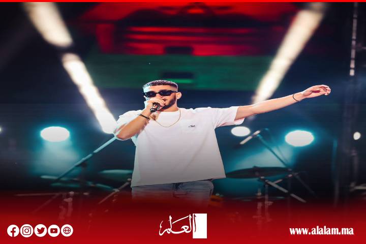 مهرجان إفران الدولي يوصل برنامجه المتنوع.. فنانون يبدعون في منصة التاج بحضور جماهيري قياسي مهرجان إفران الدولي يوصل برنامجه المتنوع.. فنانون يبدعون في منصة التاج بحضور جماهيري قياسي