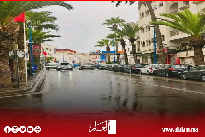 طقس استثنائي يعصف بإقليم الحسيمة ويتسبب في اضطرابات بحرية ومناخية