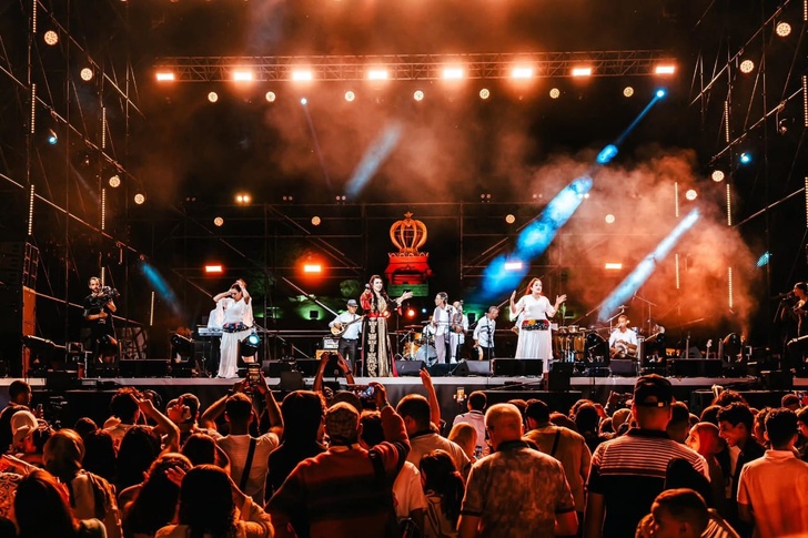 اليوم الثالث لمهرجان إفران الدولي يبصم على إيقاع النجاح الكبير اليوم الثالث لمهرجان إفران الدولي يبصم على إيقاع النجاح الكبير