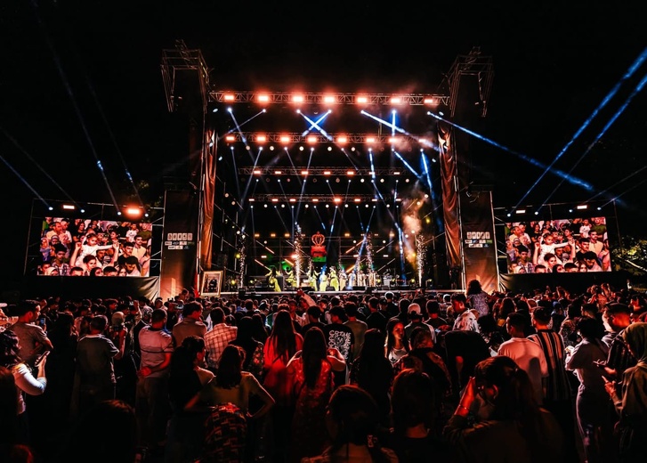 اليوم الثالث لمهرجان إفران الدولي يبصم على إيقاع النجاح الكبير اليوم الثالث لمهرجان إفران الدولي يبصم على إيقاع النجاح الكبير