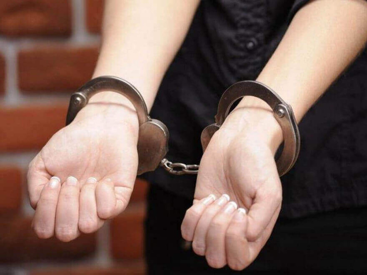 تنسيق أمني يطيح بسيدة في قضية تتعلق بحيازة وترويج المخدرات والمؤثرات العقلية تنسيق أمني يطيح بسيدة في قضية تتعلق بحيازة وترويج المخدرات والمؤثرات العقلية