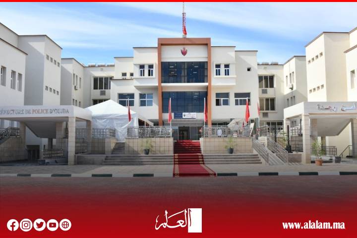 توقيف 3 أشخاص للإشتباه في تورطهم في قضية نصب واحتيال وانتحال صفة ينظمها القانون توقيف 3 أشخاص للإشتباه في تورطهم في قضية نصب واحتيال وانتحال صفة ينظمها القانون