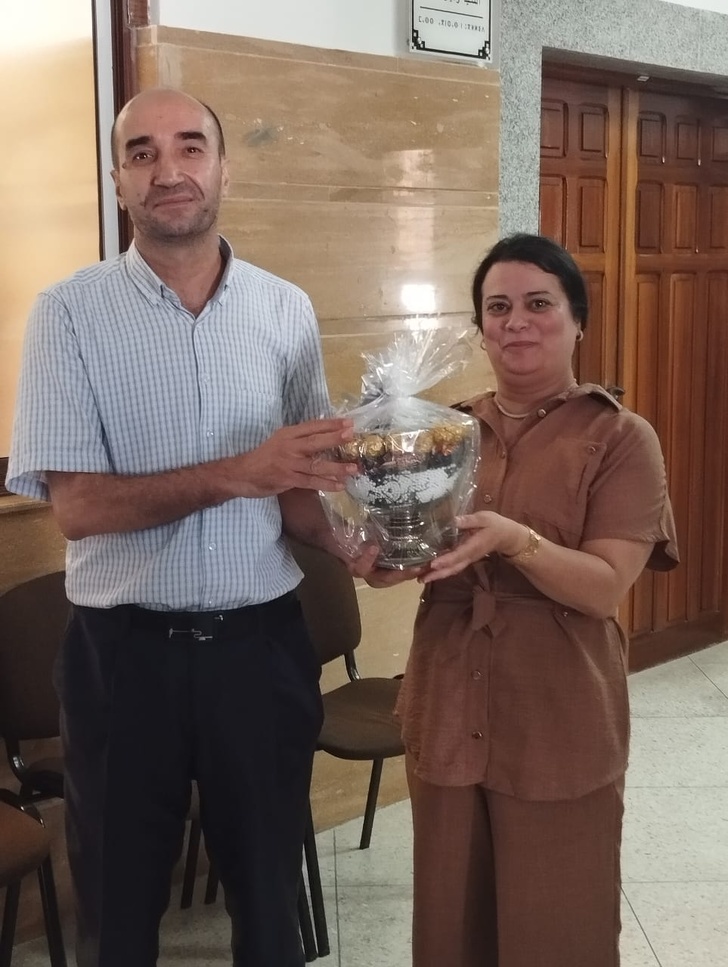 المحكمة الابتدائية بالحسيمة تكرم السيد خالد المنصوري بمناسبة انتقاله إلى محكمة الاستئناف المحكمة الابتدائية بالحسيمة تكرم السيد خالد المنصوري بمناسبة انتقاله إلى محكمة الاستئناف