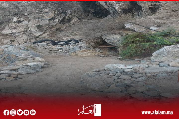 الحسيمة.. تدخل سريع لإزالة بناء عشوائي بشاطئ كيمادو