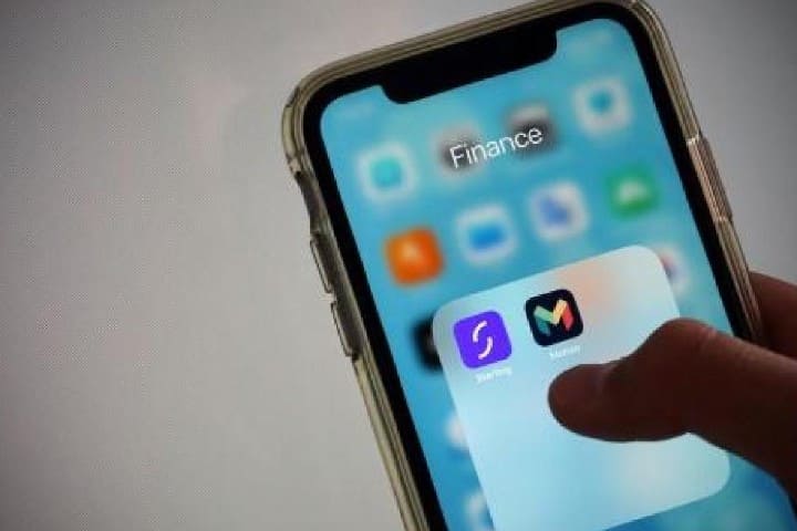 بريطانيا تختبر نظام الإنذار الوطني عن طريق هواتف المواطنين بريطانيا تختبر نظام الإنذار الوطني عن طريق هواتف المواطنين