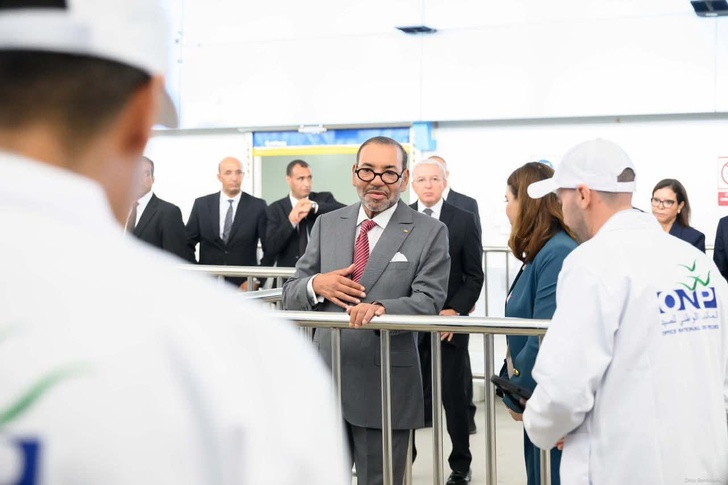 الملك محمد السادس يدشن ويزور عددا من المشاريع الكبرى المندرجة في إطار إعادة هيكلة وتطوير المركب المينائي للدار البيضاء