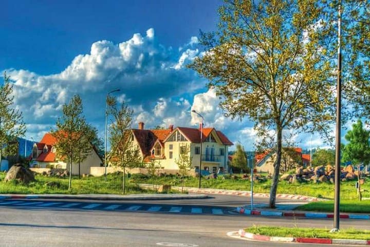 إفران تتحول إلى عاصمة السياحة الإيكولوجية والاستثمار المستدام إفران تتحول إلى عاصمة السياحة الإيكولوجية والاستثمار المستدام