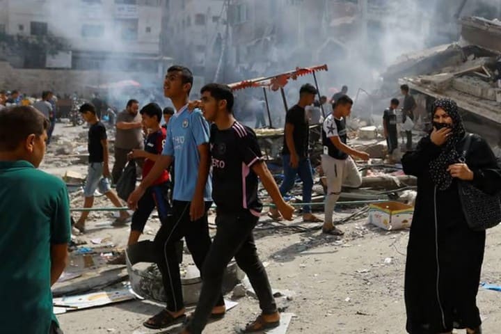 حقوقيون يطالبون المغرب بإنقاذ جاليته العالقة في غزة وسط الحرب والمجاعة