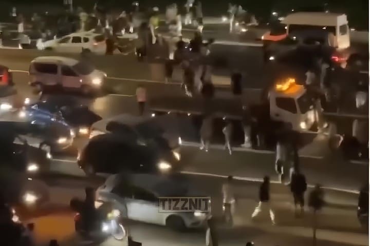 إيقاف 24 شخصا بالدار البيضاء بتهمة عرقلة السير بالطريق السيار الداخلي وإحالتهم على التحقيق