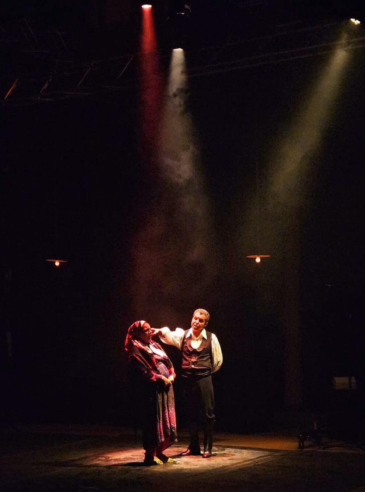 فرقة مسرح الحال تقدم مسرحيتها الجديدة "لا فاش" بمسرح محمد 5 بالرباط فرقة مسرح الحال تقدم مسرحيتها الجديدة "لا فاش" بمسرح محمد 5 بالرباط