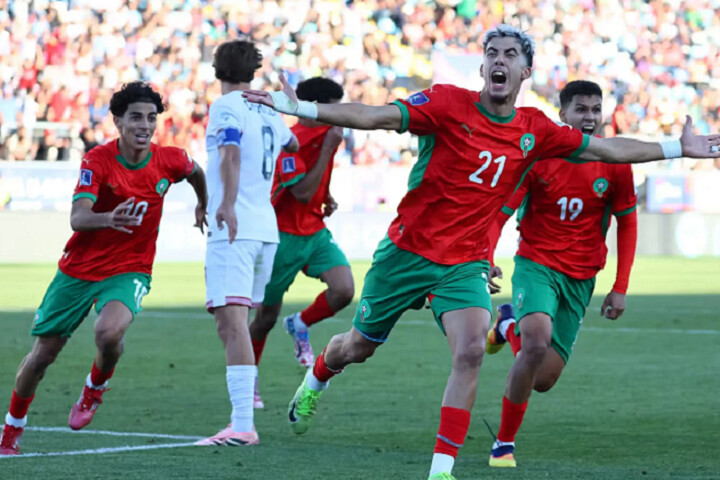 صحيفة إسبانية: المغرب يفرض نفسه كأبرز المرشحين للقب بعد أداء "لا يمكن وقفه" صحيفة إسبانية: المغرب يفرض نفسه كأبرز المرشحين للقب بعد أداء "لا يمكن وقفه"