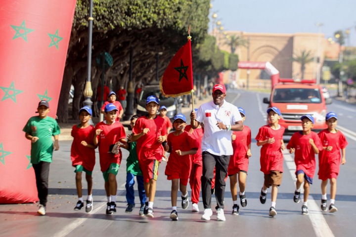 انطلاق المرحلة الثالثة لـ"سباق التناوب الرمزي المسيرة الخضراء" من عاصمة الأنوار انطلاق المرحلة الثالثة لـ"سباق التناوب الرمزي المسيرة الخضراء" من عاصمة الأنوار