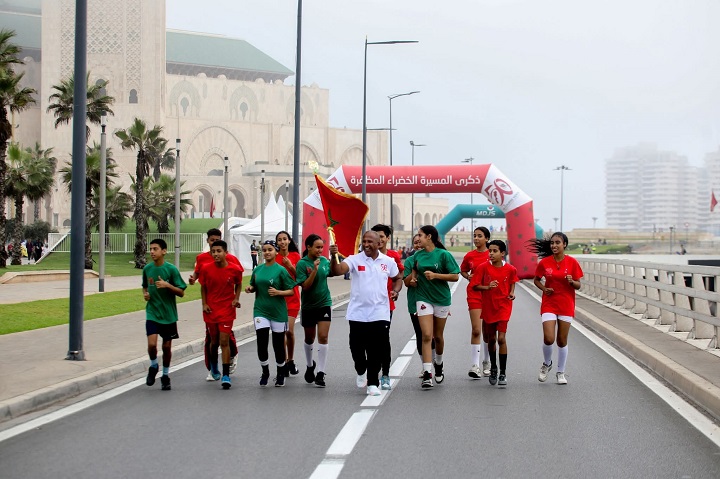 بصير وعشيق يحملان العلم الوطني في المرحلة الرابعة من" سباق التناوب الرمزي المسيرة الخضراء" بصير وعشيق يحملان العلم الوطني في المرحلة الرابعة من" سباق التناوب الرمزي المسيرة الخضراء"