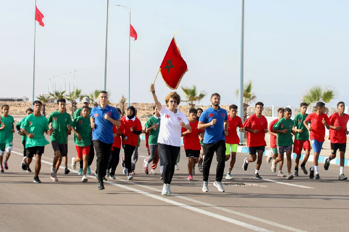 "سباق التناوب الرمزي المسيرة الخضراء" يصل محطة طرفاية-العيون "سباق التناوب الرمزي المسيرة الخضراء" يصل محطة طرفاية-العيون