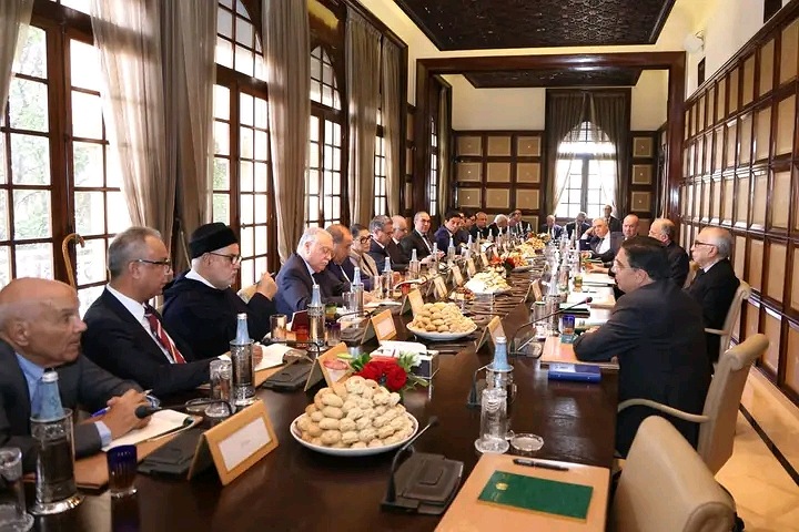 مستشارو جلالة الملك يترأسون اجتماعا لتحيين مبادرة الحكم الذاتي تحت السيادة المغربية