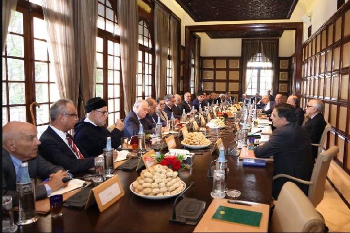 مستشارو جاللة الملك يجتمعون بزعماء األحزاب الوطنية في شأن تحيين وتفصيل مبادرة الحكم الذاتي في األقاليم الجنوبية