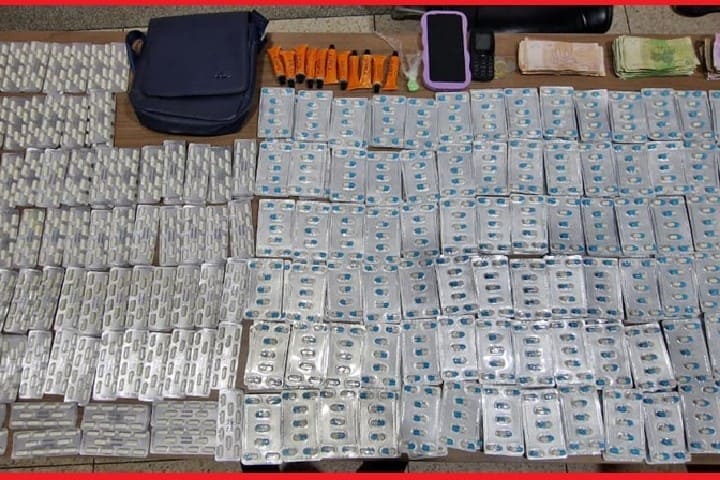 حجز 2518 قرص طبي مخدر وعبوات لصاق مخدر وتوقيف شخص وسيدة يشتبه تورطهما في هذه القضية