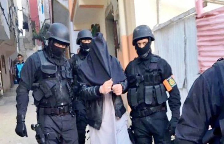 كان بصدد تنفيذ مخطط إرهابي بالغ الخطورة.. توقيف موال لـ"داعش" بتطوان