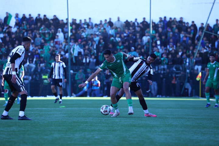 مولودية وجدة يحسم الديربي لصالحه ويعزز موقعه في الصدارة