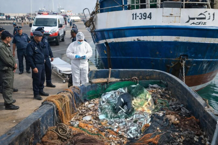 نصف جثة بشرية تدفع مركبا للصيد إلى التوقف عن نشاطه مؤقتا